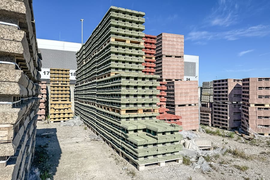 2 Paletten mit Durisol Steinen DSI 25/13 Grün, ca. 80 Stück